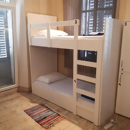 Caenazzo 2 Hostel