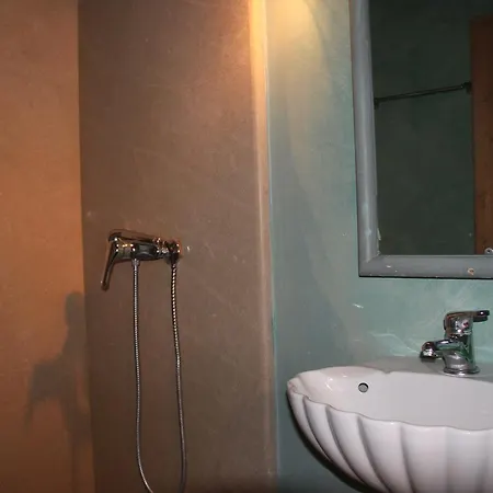 Caenazzo 2 Hostel Κόρτσουλα